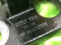 Петля двери передней левой нижняя на Geely Monjaro KX11 — фото 4