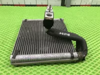 Радиатор кондиционера на Geely Monjaro KX11 — фото 2