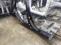 Порог со стойкой правый на Geely Monjaro KX11 — фото 2