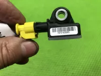 Датчик AIR BAG на Jetta VA3 — фото 3