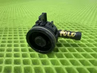Клапан рециркуляции выхлопных газов на Volkswagen Polo Mk5 — фото 4