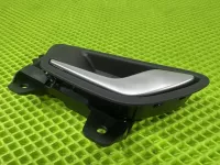 Ручка двери задней внутренняя левая на Hyundai Tucson NX4 — фото 2