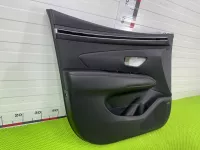 Обшивка двери передней левой на Hyundai Tucson NX4 — фото 2