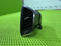 Воздушный дефлектор на Lada Xray — фото 3