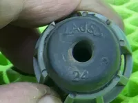 Отбойник капота на Lada Xray — фото 9