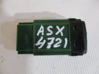Кнопка корректора фар на Mitsubishi ASX — фото 3