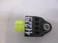 Датчик AIR BAG на Toyota Camry XV50 — фото 1
