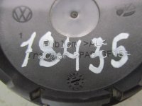 Колпачок ступицы на Volkswagen Polo Mk5 — фото 4