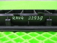 Решетка вентиляционная на Toyota RAV4 XA40 — фото 6