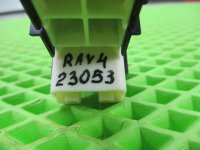 Кнопка стеклоподъемника на Toyota RAV4 XA40 — фото 8