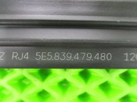 Уплотнитель стекла двери задней правой на Skoda Octavia A7 — фото 3