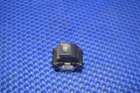 Кнопка стеклоподъемника на Renault Duster HM — фото 3