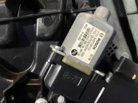Стеклоподъемник электрический передний левый на Hyundai Sonata LF — фото 6