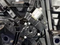 Стеклоподъемник электрический передний левый на Hyundai Sonata LF — фото 5