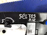 Обшивка двери передней правой на Kia Seltos SP2c — фото 7