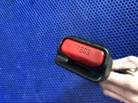 Ответная часть ремня безопасности передняя левая на Kia Seltos SP2c — фото 3