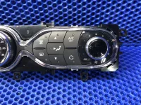 Блок управления климатической установкой на Renault Kaptur — фото 3