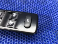 Блок управления стеклоподъемниками на Renault Kaptur — фото 5
