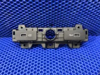 Разъём USB Geely Preface — фото 1