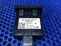USB-накопитель на Mitsubishi Pajero Sport — фото 4