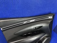 Обшивка двери передней левой на Hyundai Tucson NX4 — фото 18