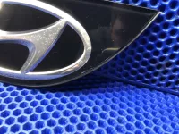 Эмблема на крышку багажника на Hyundai Tucson NX4 — фото 3