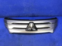 Решетка радиатора на Mitsubishi Pajero Sport — фото 2