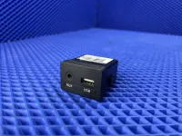 Адаптер USB сетевой на Kia Sorento XM — фото 1