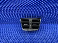 Воздушный дефлектор на Skoda Octavia A7 — фото 1
