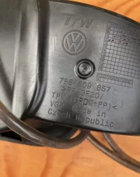 Лючок бензобака на Volkswagen Touareg NF — фото 4