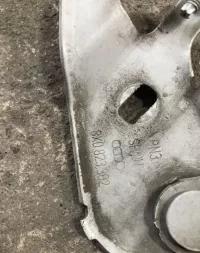 Петля капота на Audi A1 8X — фото 4
