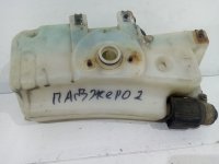 Бачок омывателя на Mitsubishi Pajero V30/V40 — фото 1