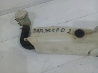 Бачок омывателя на Mitsubishi Pajero V30/V40 — фото 2