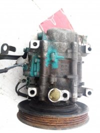Компрессор кондиционера на Toyota Corolla E110 — фото 2