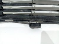 Решетка в бампер центральная на Toyota Camry XV50 — фото 3