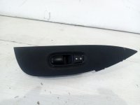 Кнопка стеклоподъемника на Nissan Qashqai J11 — фото 1