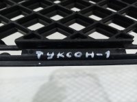 Решетка в бампер центральная на Hyundai Tucson JM — фото 2