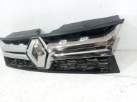 Решетка радиатора на Renault Duster — фото 3