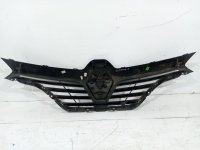 Решетка радиатора на Renault Kaptur — фото 2
