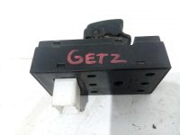 Блок управления стеклоподъемниками на Hyundai Getz TB — фото 2