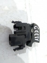 Кнопка стеклоподъемника на Geely Emgrand EC7 — фото 3