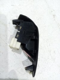 Кнопка стеклоподъемника на Subaru Legacy BE/B12 — фото 2