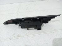 Кнопка стеклоподъемника на Mazda 3 BK — фото 6