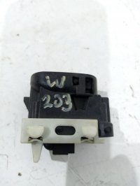 Кнопка стеклоподъемника на Mercedes-Benz C-Class W203 — фото 3