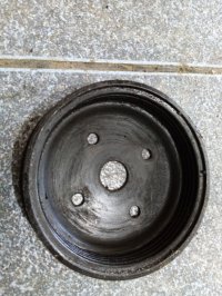 Шкив водяного насоса на Nissan Avenir — фото 3