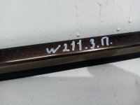Молдинг стекла задний правый на Mercedes-Benz E-Class W211 — фото 3