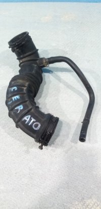 Патрубок воздушного фильтра на Hyundai i30 FD — фото 4