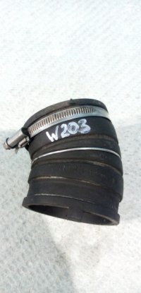 Патрубок воздушного фильтра на Mercedes-Benz C-Class W203 — фото 1