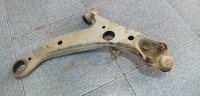 Рычаг передний левый на Toyota Corolla E110 — фото 1