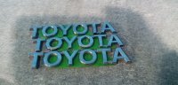 Эмблема на крышку багажника на Toyota Camry XV50 — фото 2